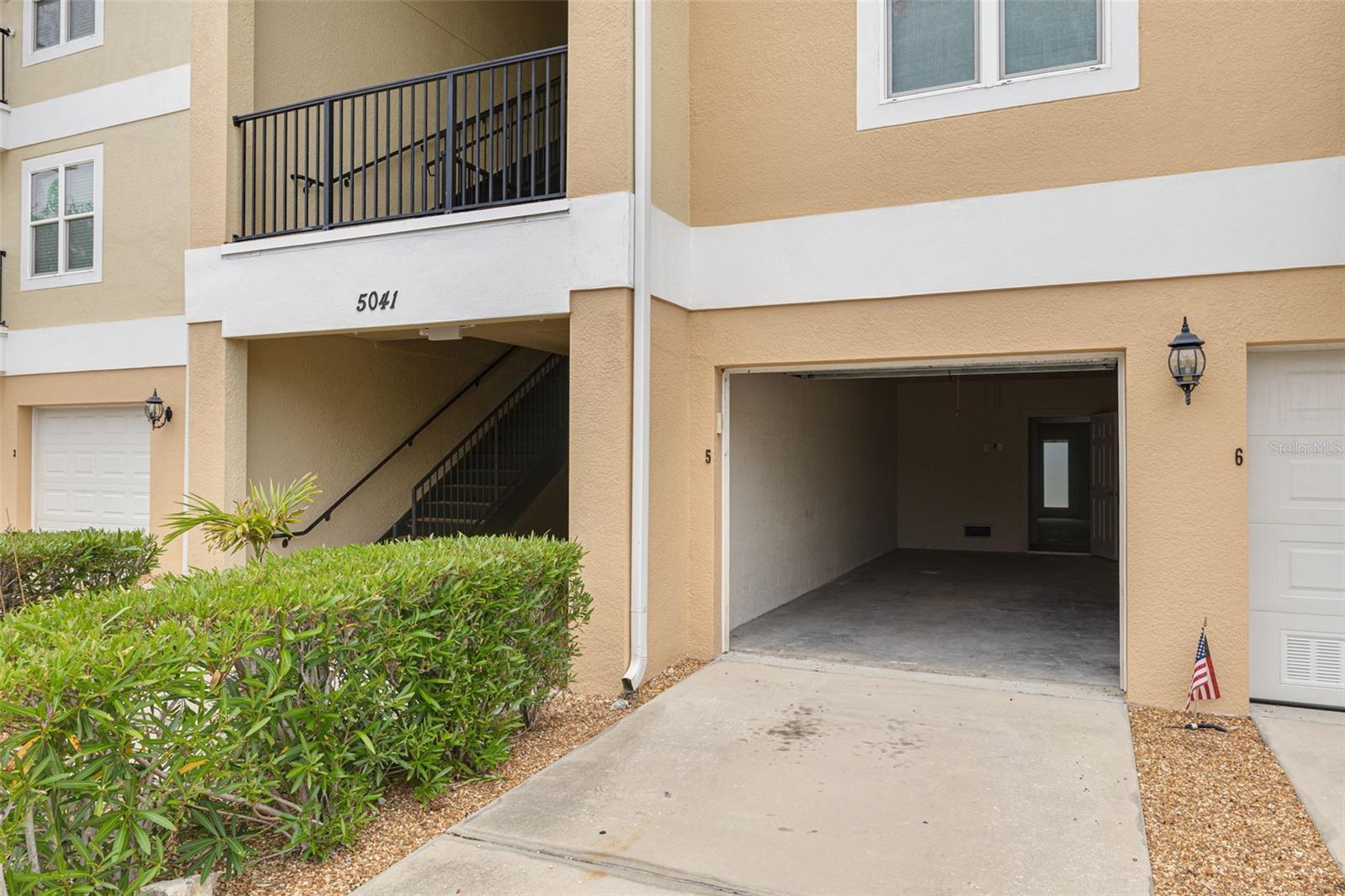 Image 31 of 68 For 5041 Royal Palms Way 203