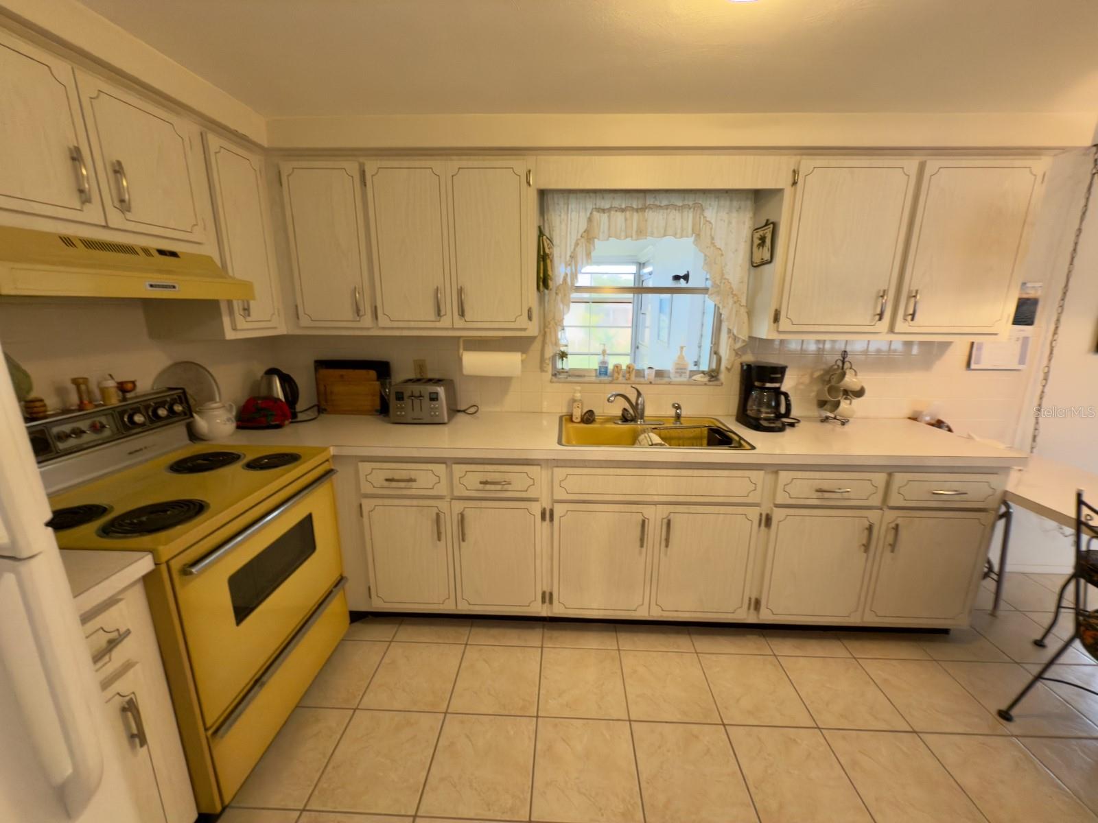Image 14 of 33 For 11224 Yewtree Avenue