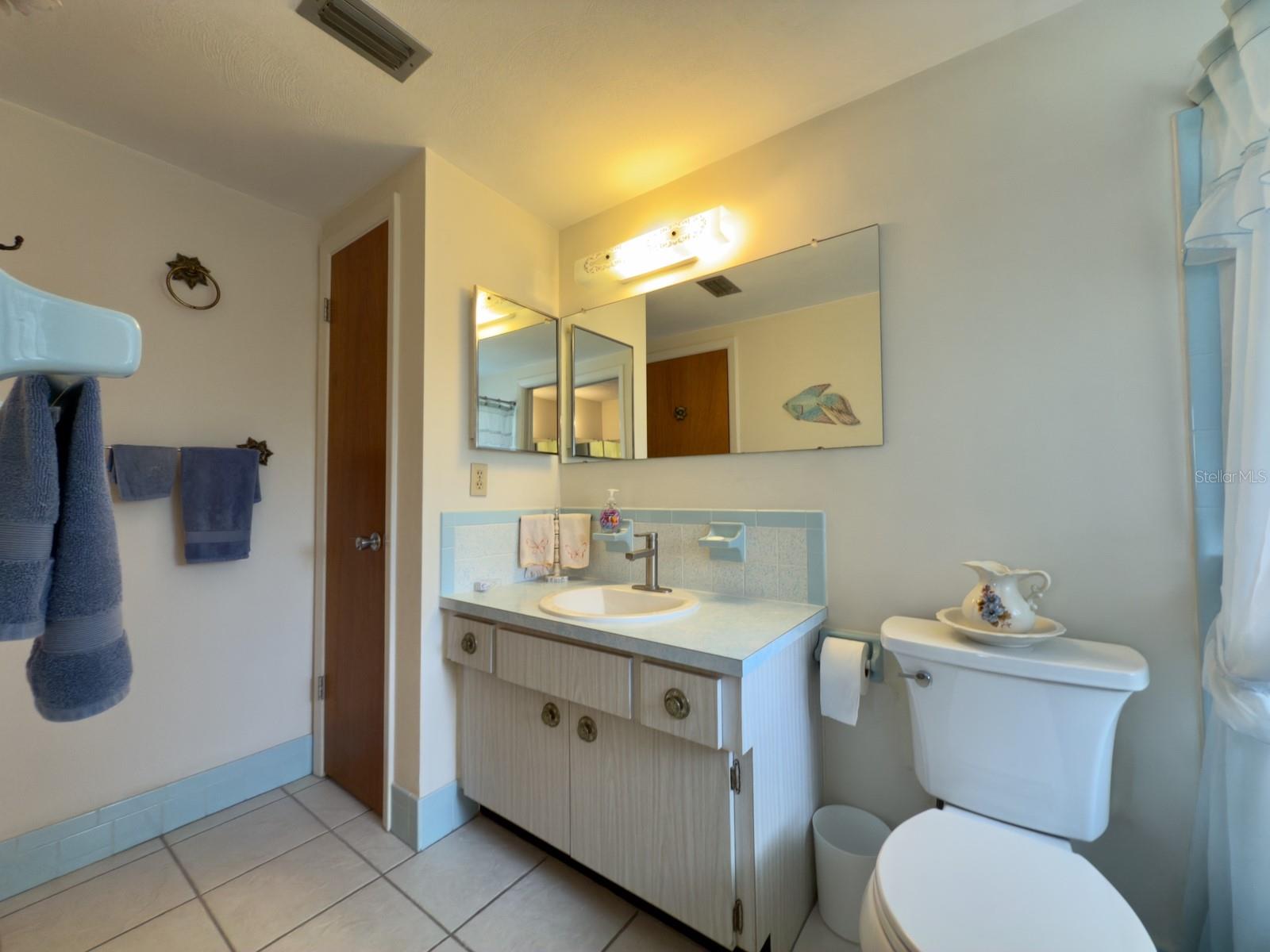 Image 19 of 33 For 11224 Yewtree Avenue