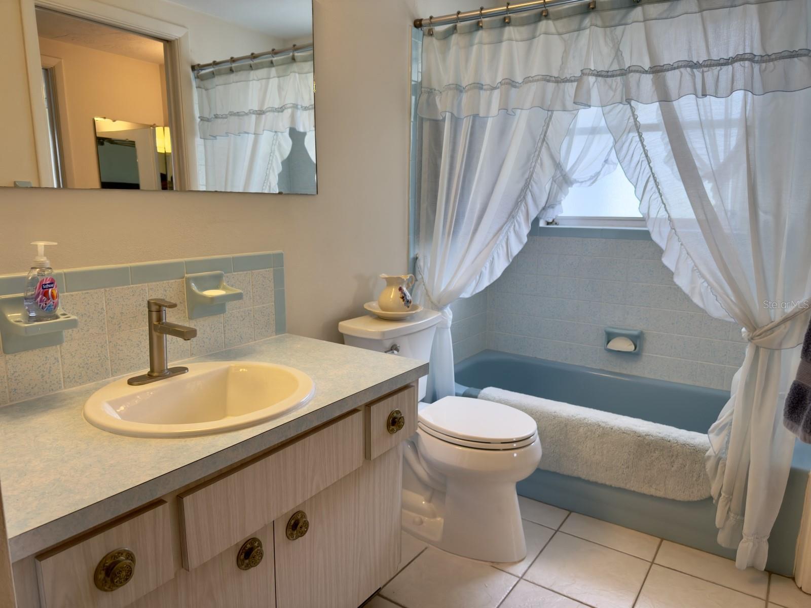 Image 21 of 33 For 11224 Yewtree Avenue