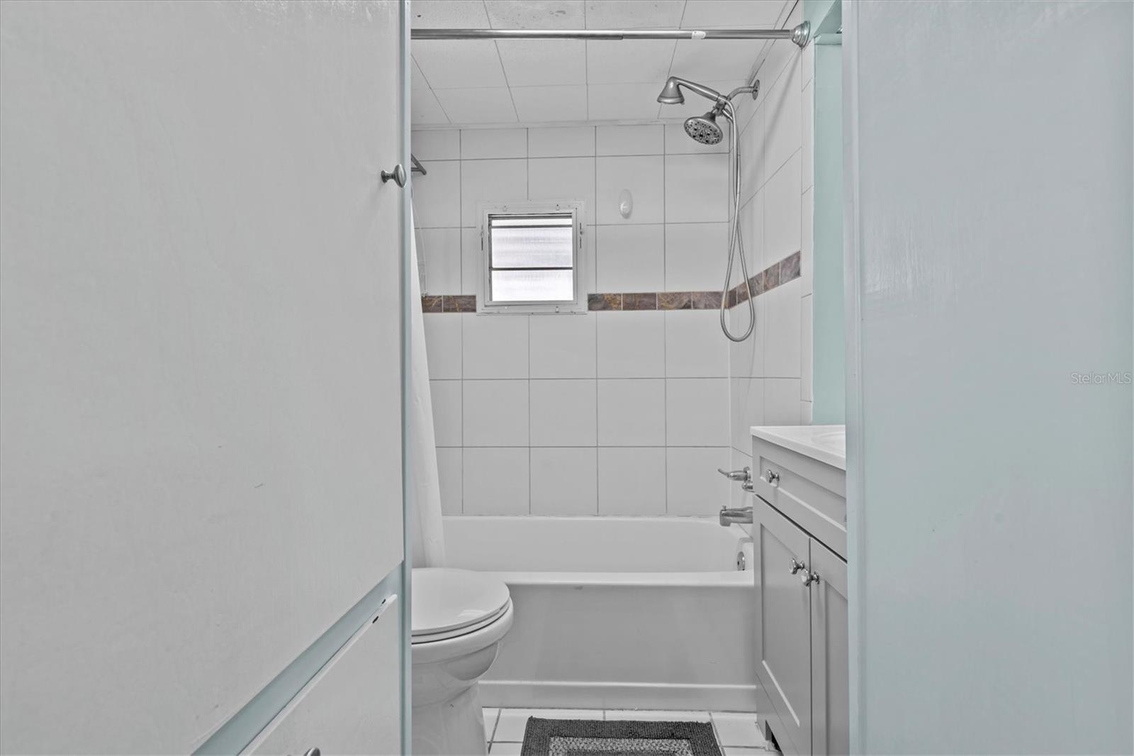 Image 30 of 58 For 800 Chesapeake Drive 42