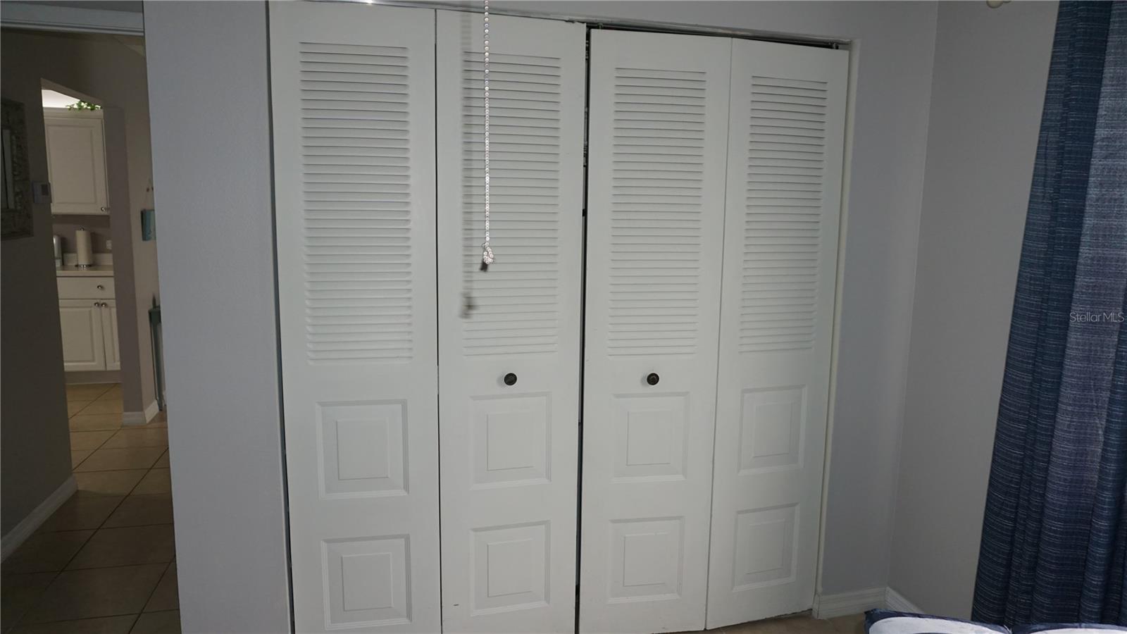 Listing photo id 13 for 7704 Hillside Court 102