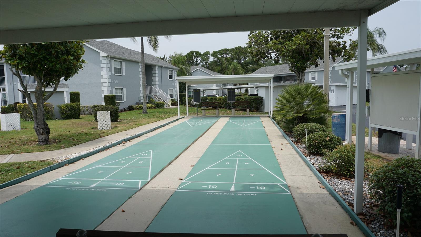 Listing photo id 18 for 7704 Hillside Court 102