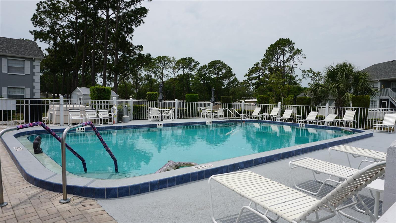 Listing photo id 19 for 7704 Hillside Court 102