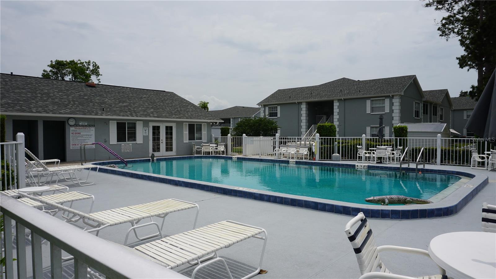 Listing photo id 20 for 7704 Hillside Court 102