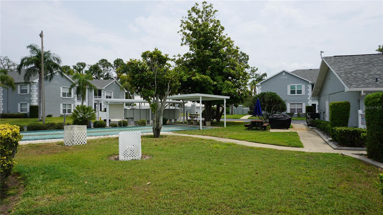 Listing photo id 21 for 7704 Hillside Court 102