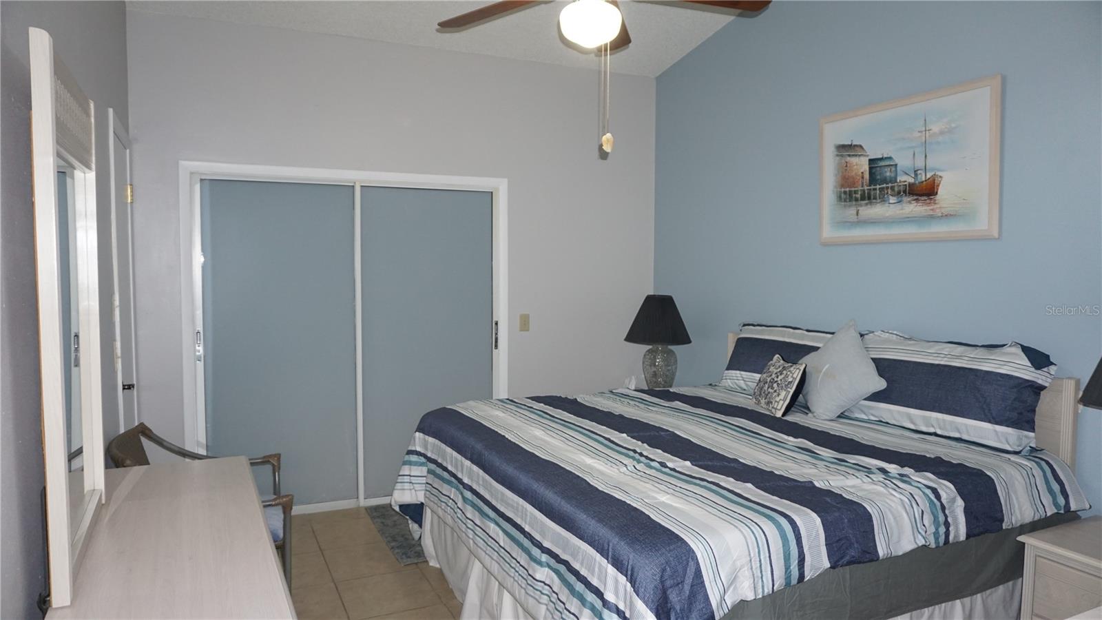 Listing photo id 6 for 7704 Hillside Court 102