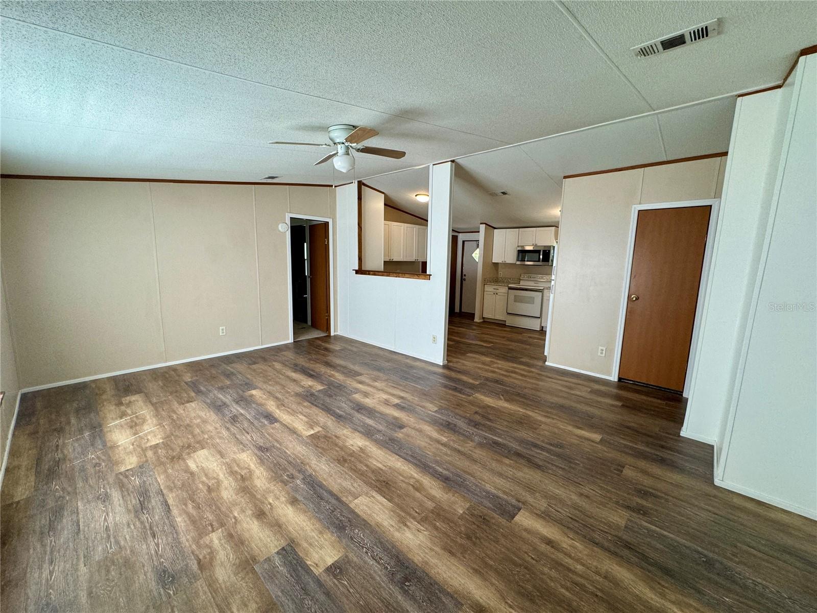Image 16 of 18 For 7095 Lincoln Lane