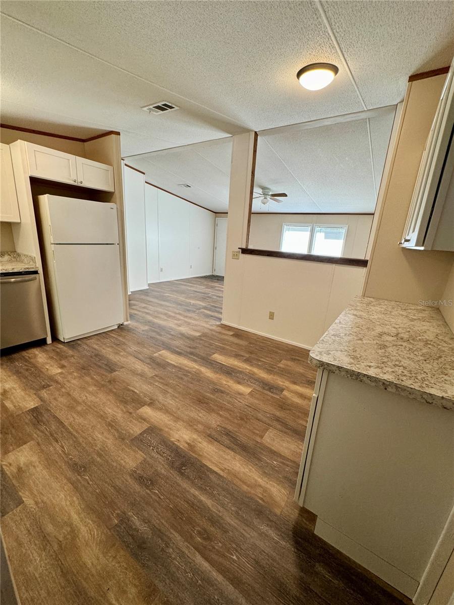 Image 4 of 18 For 7095 Lincoln Lane