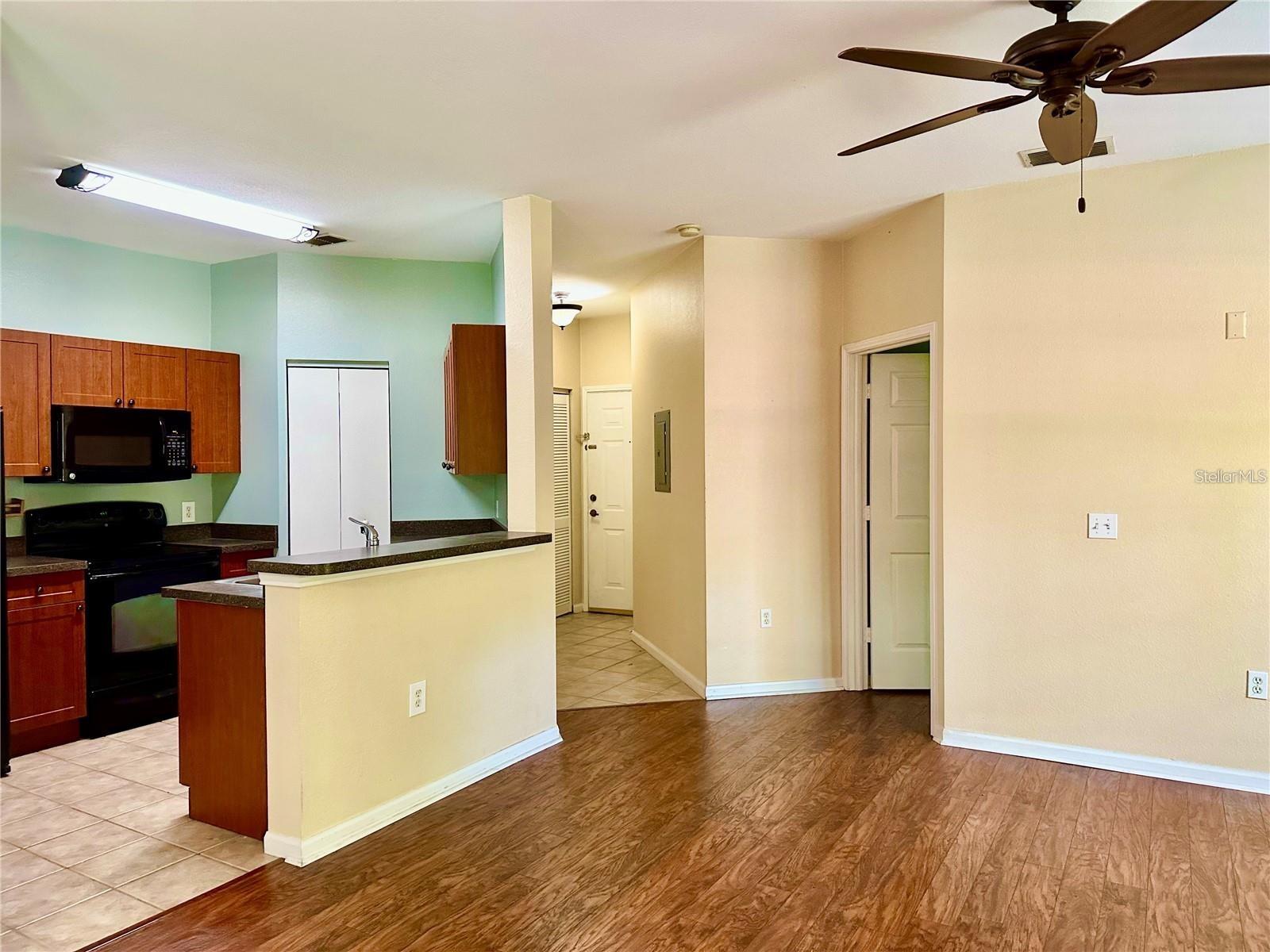 Image 5 of 33 For 2209 Portofino Place 2516