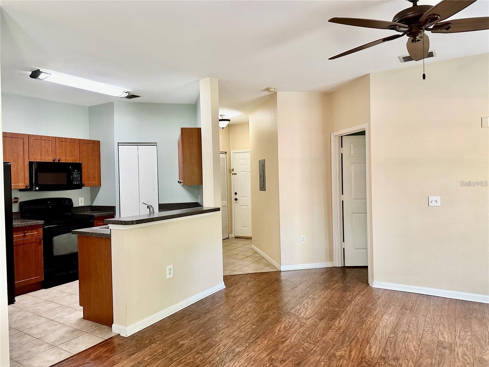 Image 7 of 33 For 2209 Portofino Place 2516
