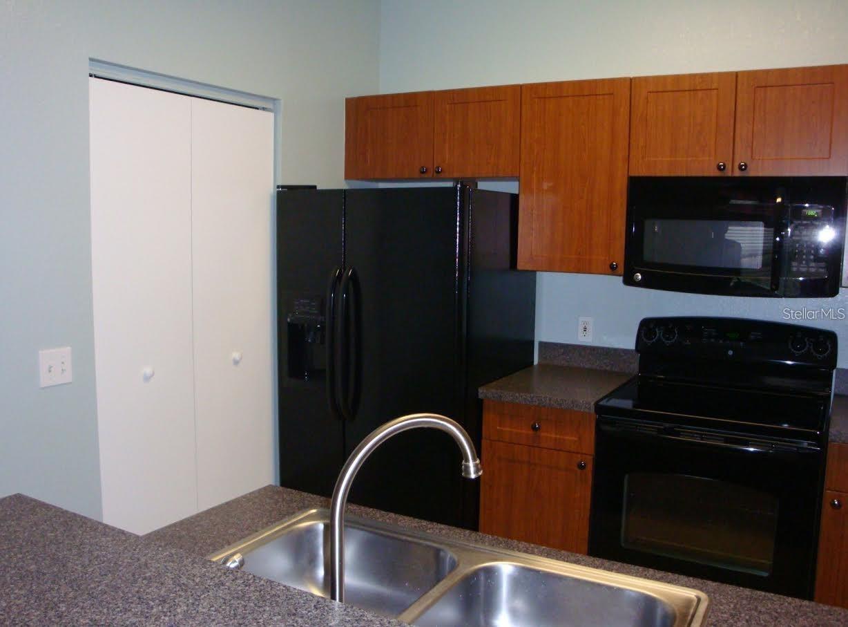 Image 9 of 33 For 2209 Portofino Place 2516