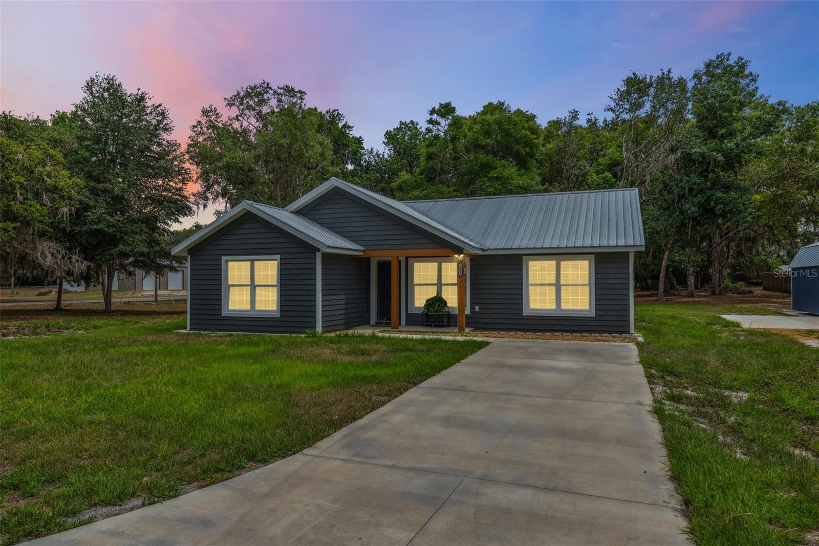 Details for 1161 Cr 443  , LAKE PANASOFFKEE, FL 33538