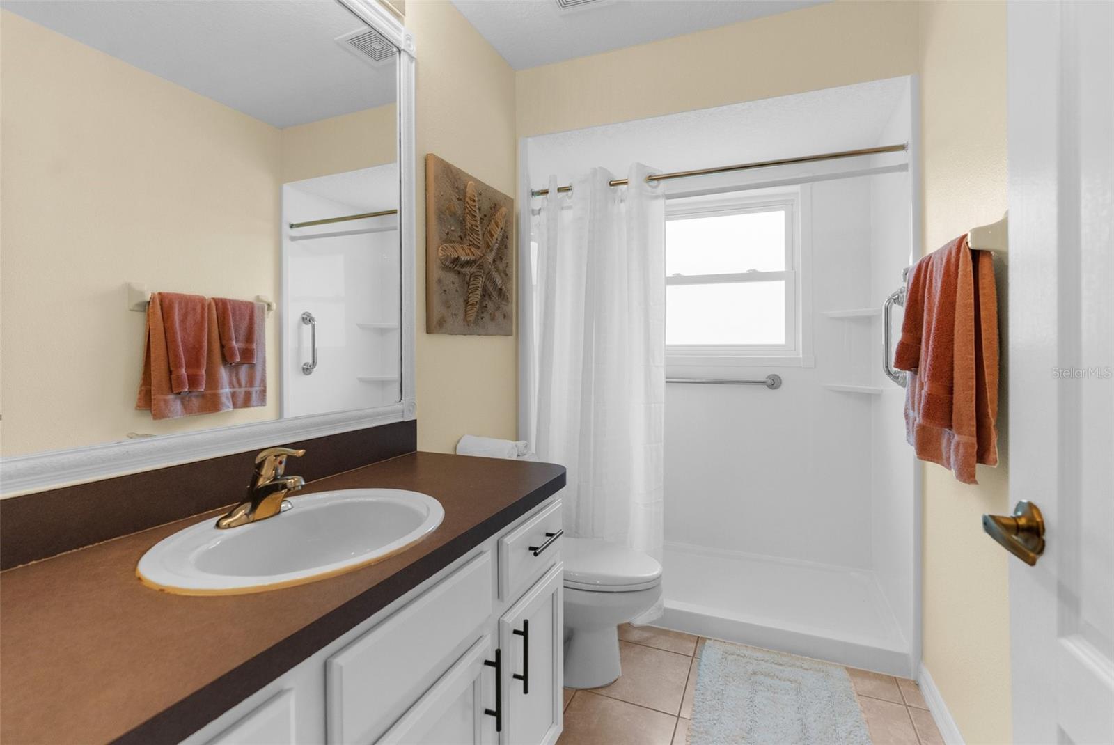 Image 14 of 24 For 261 Rochester Street