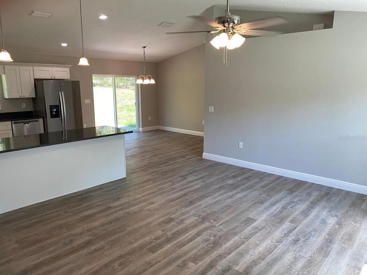 Listing photo id 0 for 9252 Agatha Drive