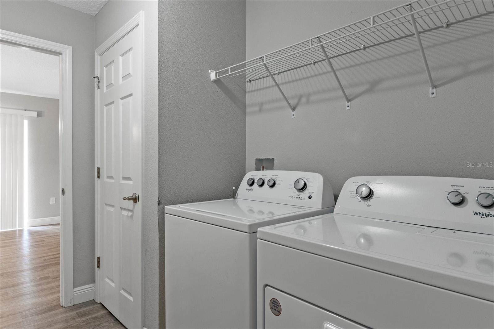 Listing photo id 18 for 9252 Agatha Drive