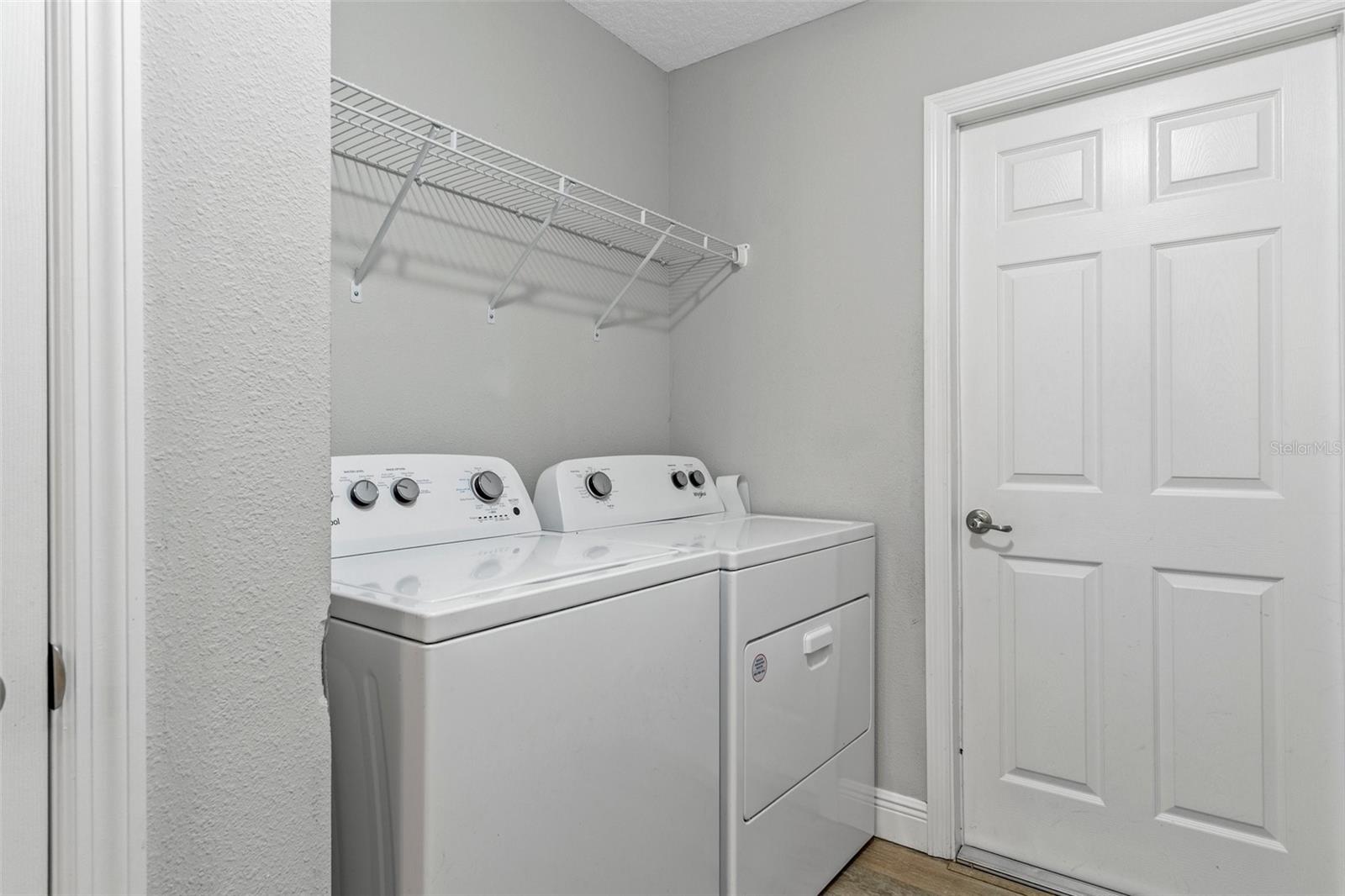 Listing photo id 20 for 9252 Agatha Drive