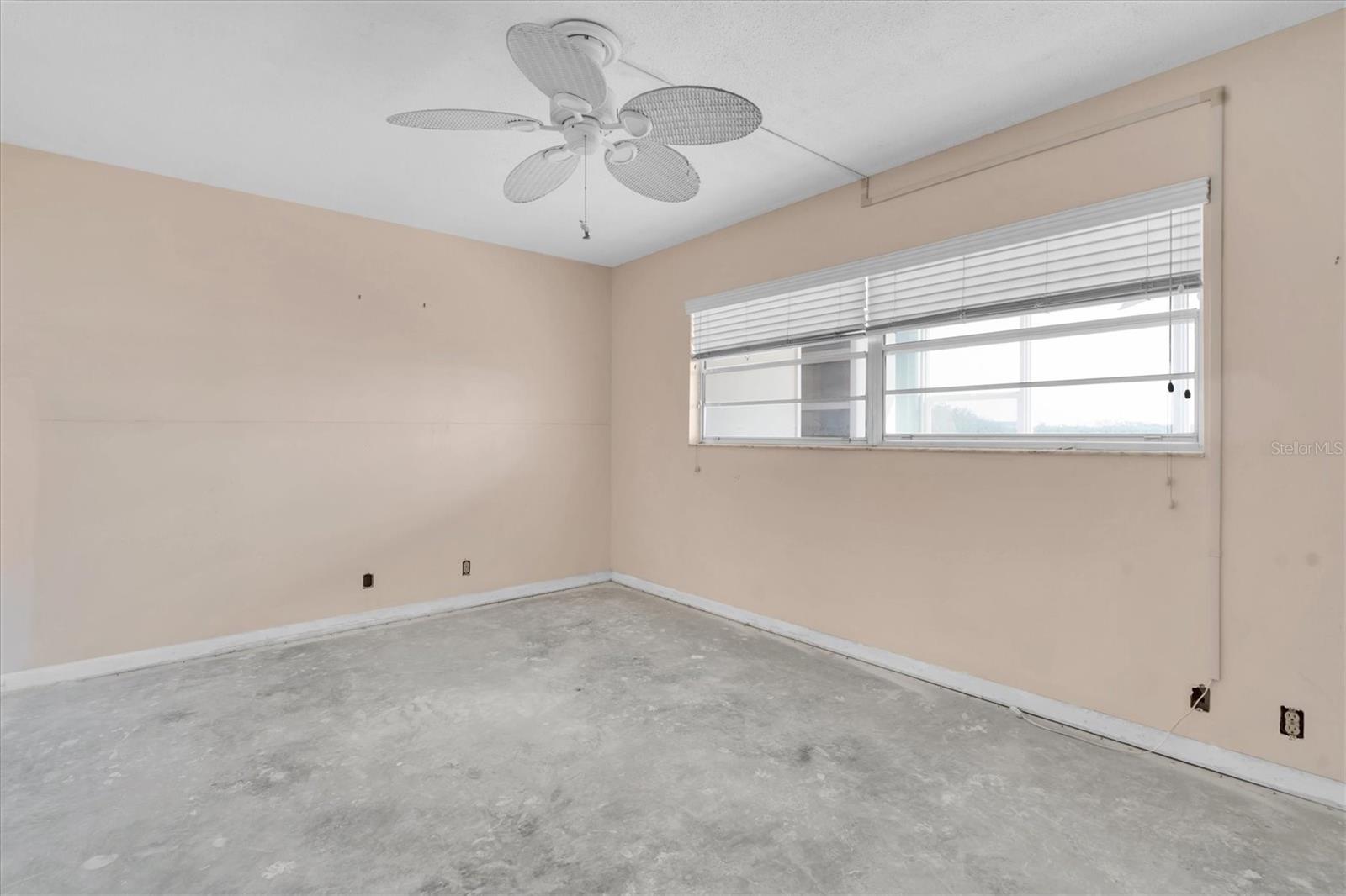 Image 14 of 35 For 1847 Shore Drive S 203