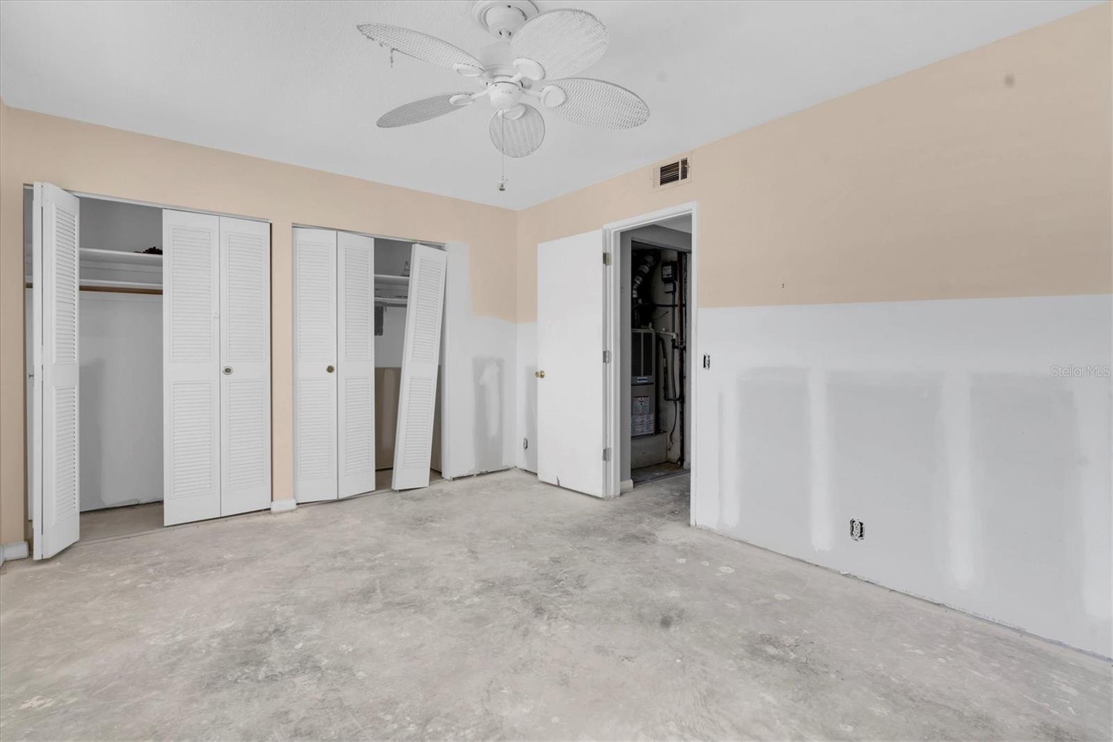 Image 16 of 35 For 1847 Shore Drive S 203