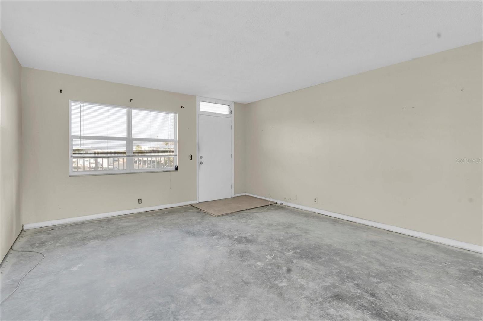 Image 19 of 35 For 1847 Shore Drive S 203