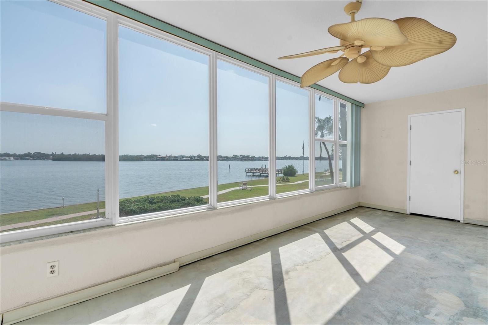 Image 4 of 35 For 1847 Shore Drive S 203