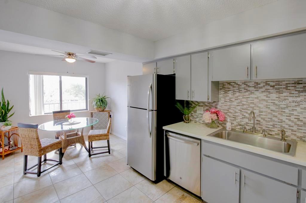 Image 14 of 62 For 6583 River Run Boulevard 21005