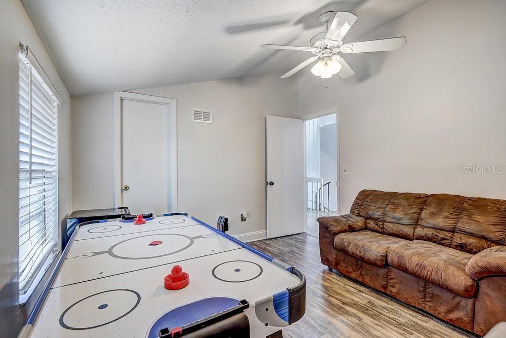 Image 42 of 62 For 10910 Winter Oak Place