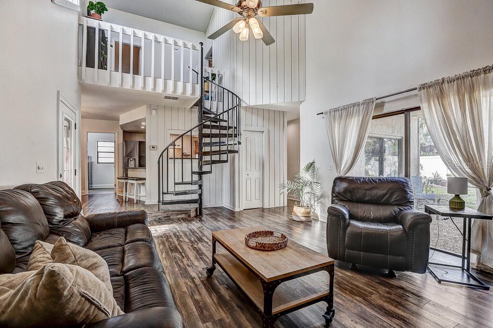 Image 7 of 62 For 10910 Winter Oak Place