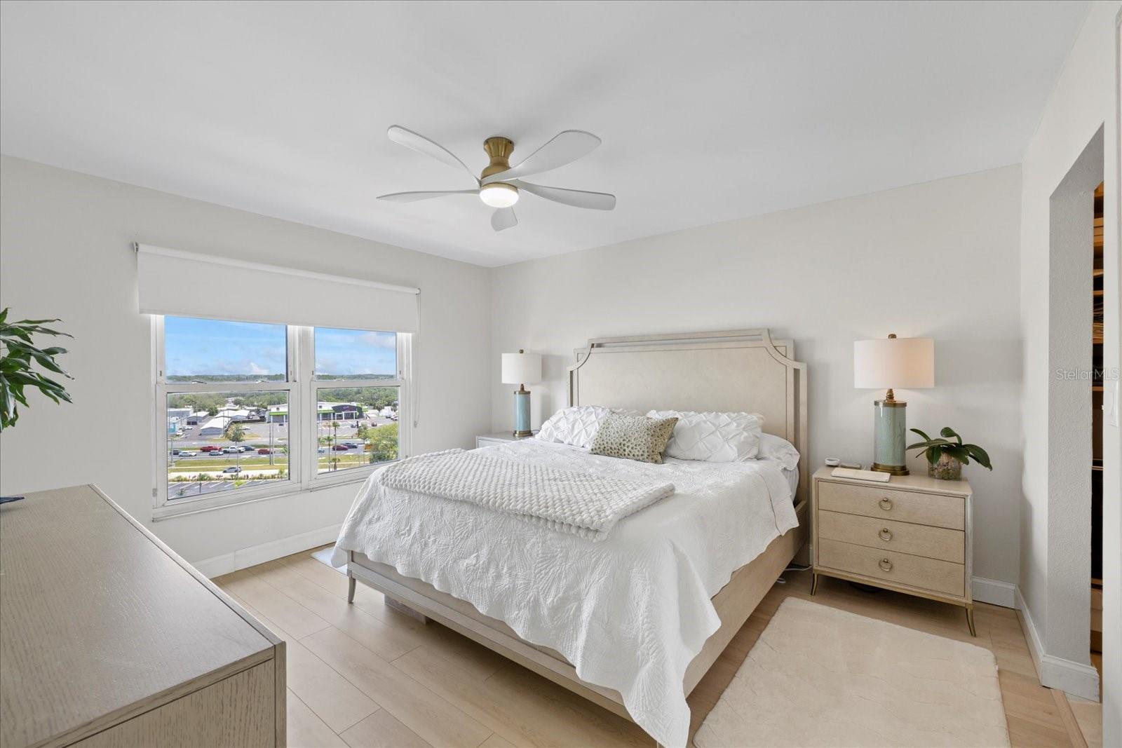 Image 20 of 39 For 4939 Floramar Terrace 902