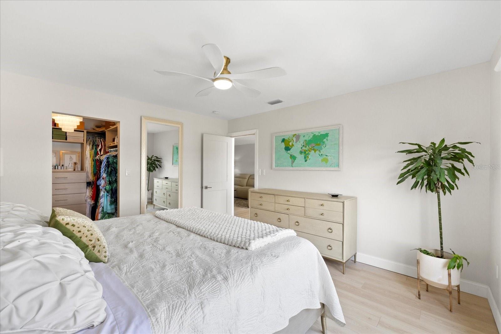 Image 21 of 39 For 4939 Floramar Terrace 902