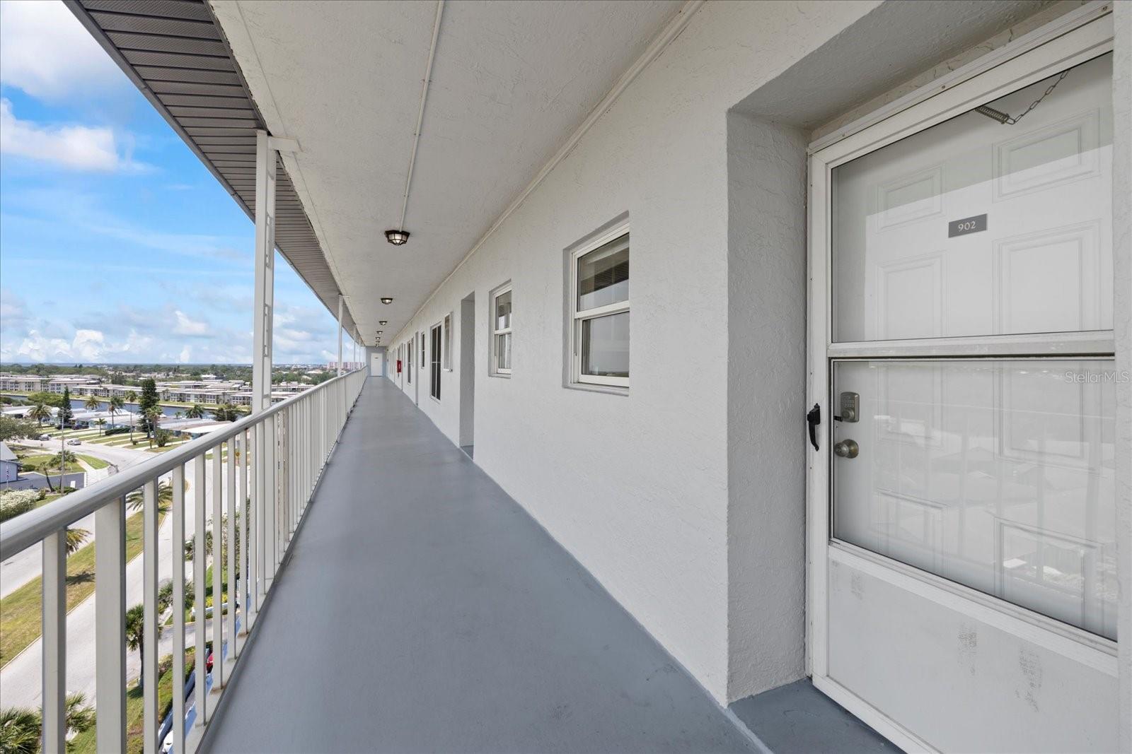 Image 6 of 39 For 4939 Floramar Terrace 902