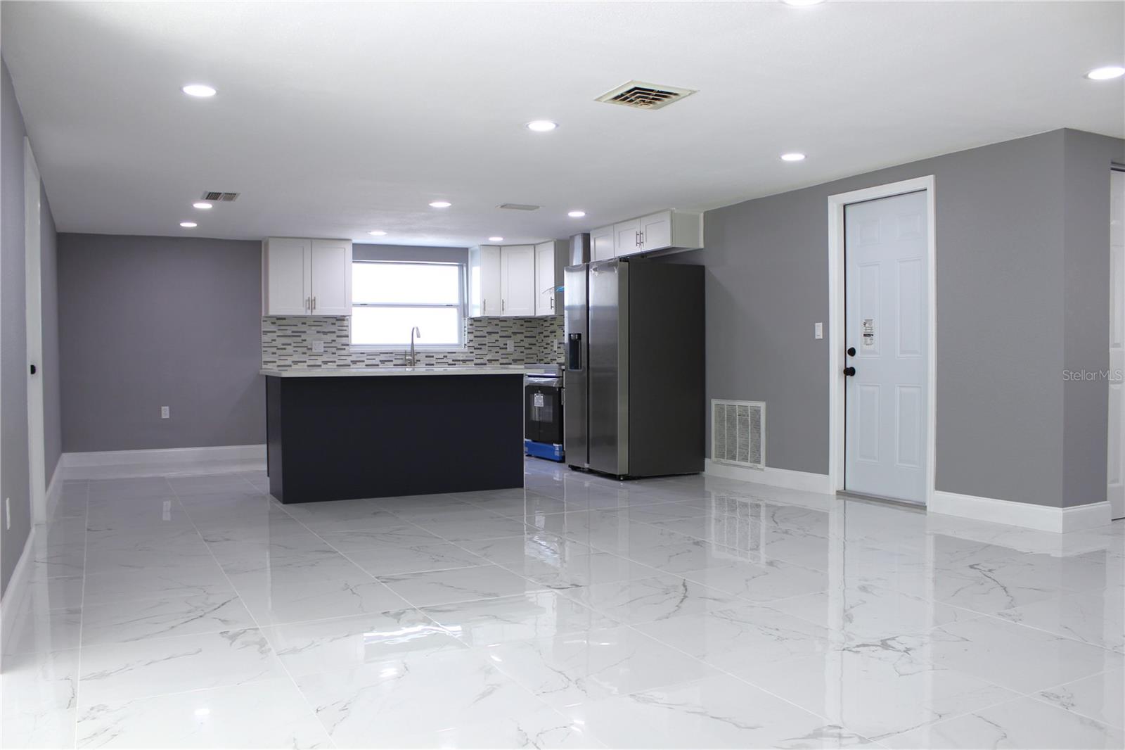 Image 21 of 56 For 9200 Lunar Lane