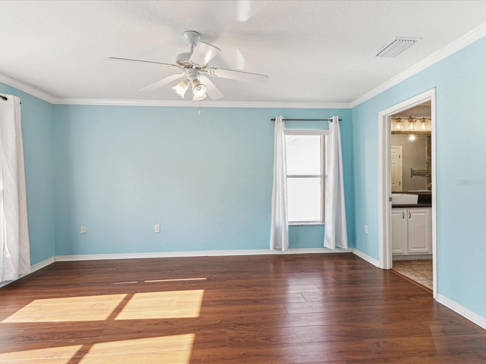 Image 21 of 49 For 6076 Shiprock Avenue