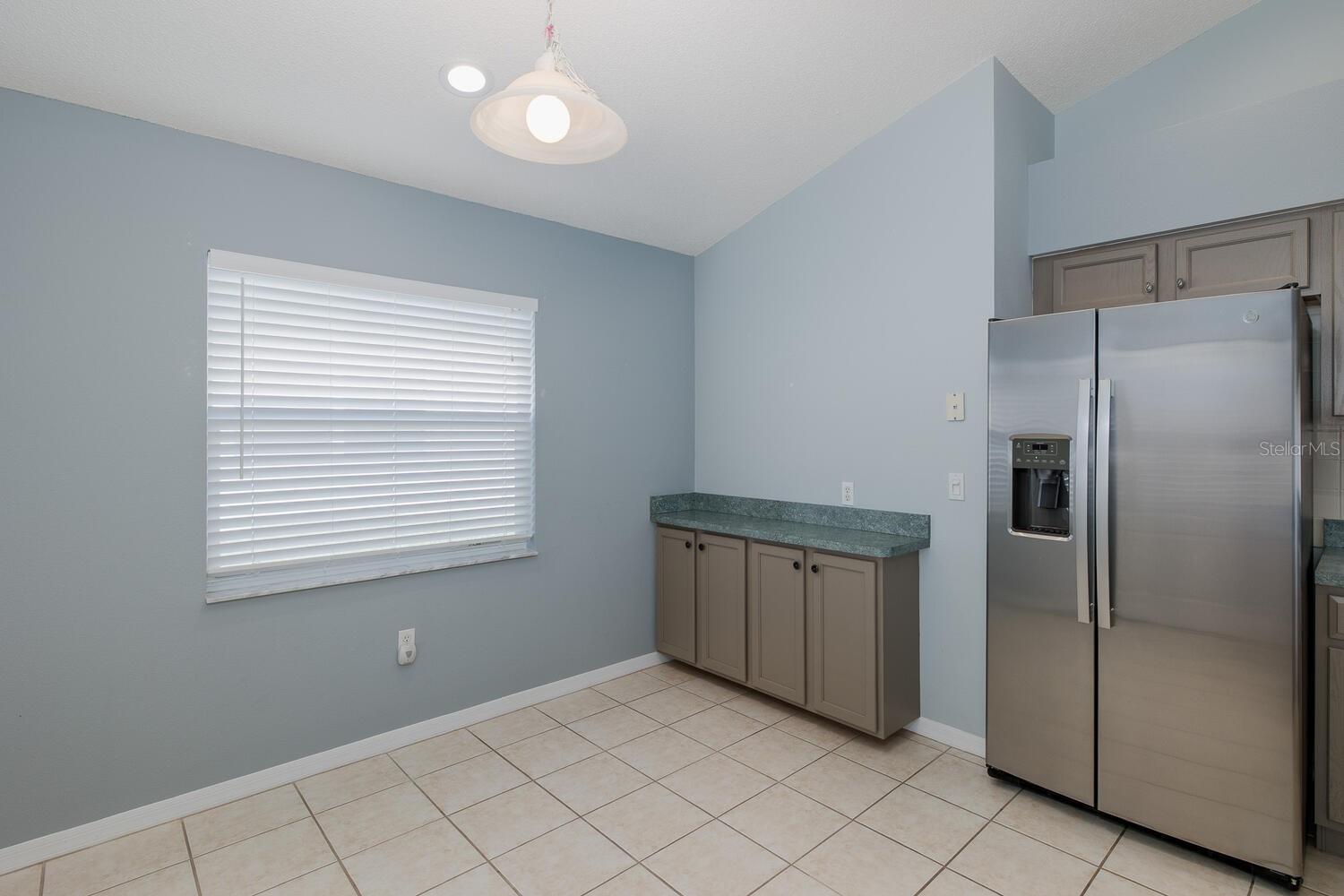 Image 21 of 68 For 284 Quane Avenue