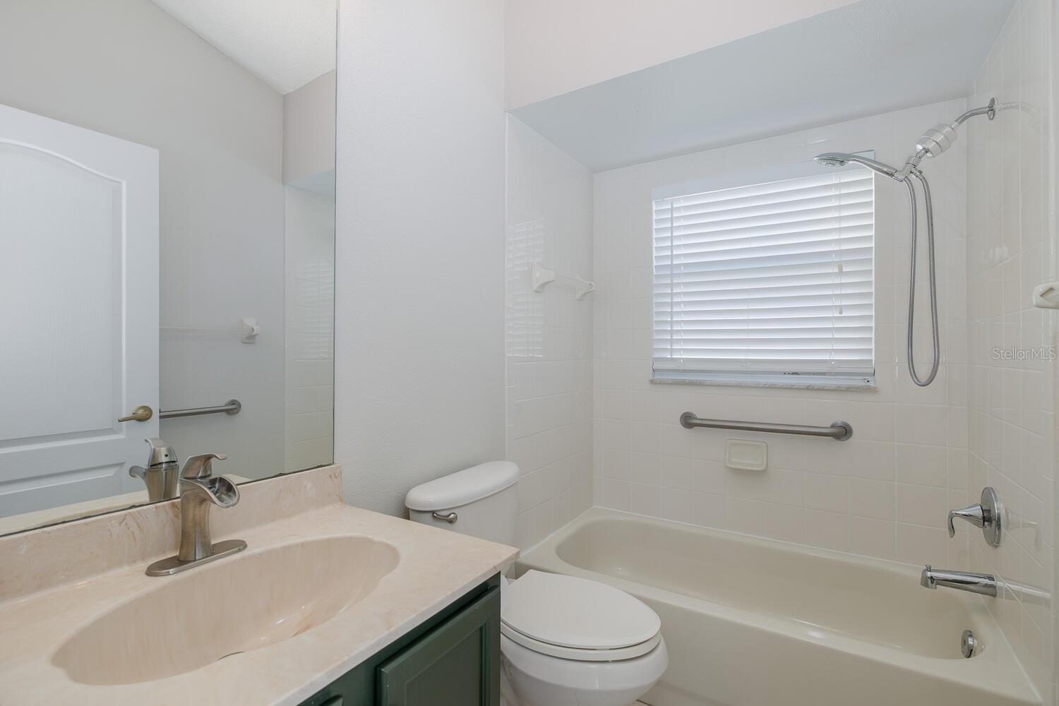 Image 37 of 68 For 284 Quane Avenue