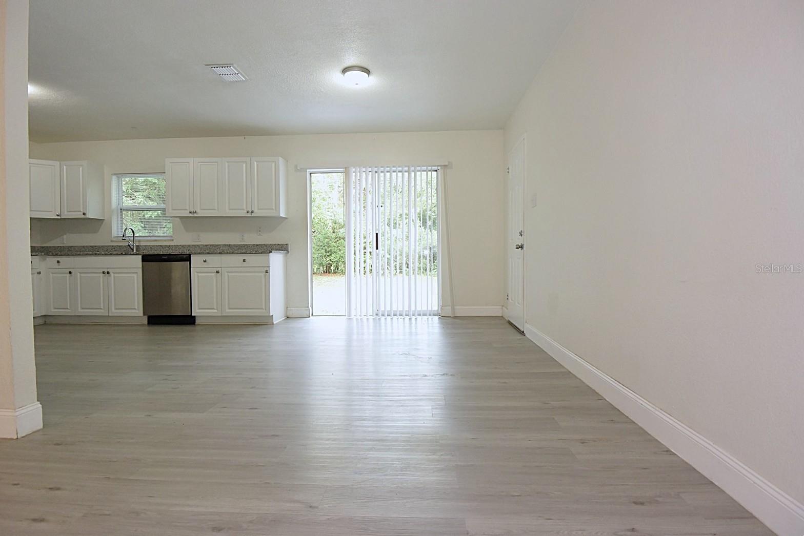 Image 10 of 47 For 18838 Rosephil Street