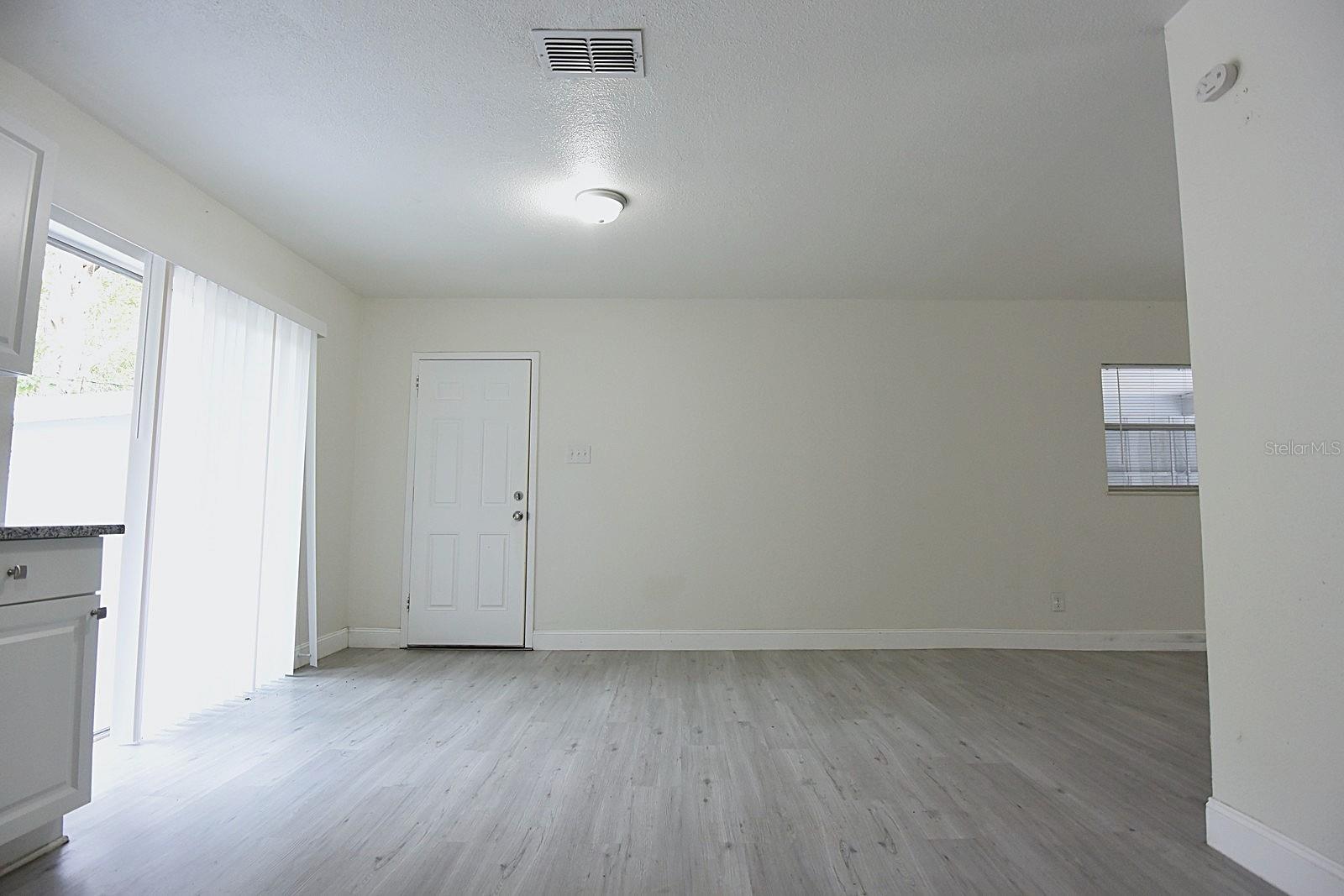 Image 11 of 47 For 18838 Rosephil Street