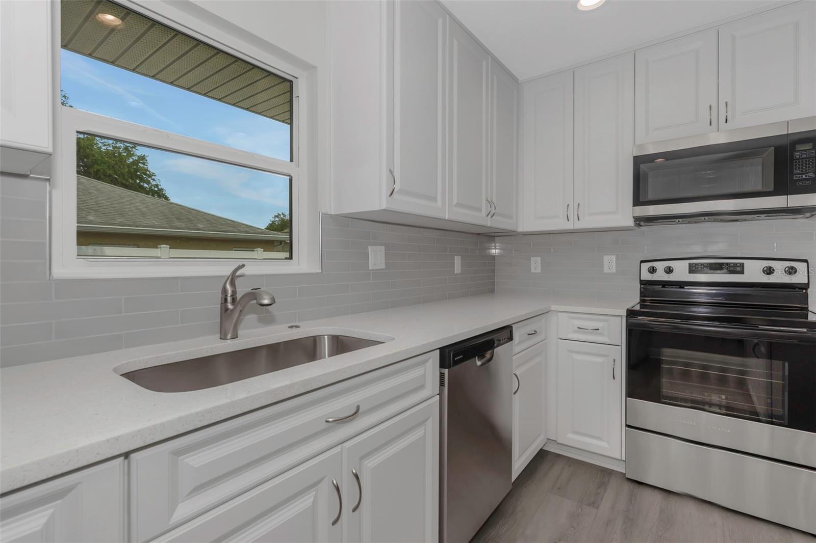 Image 12 of 54 For 5214 Idlewild Street