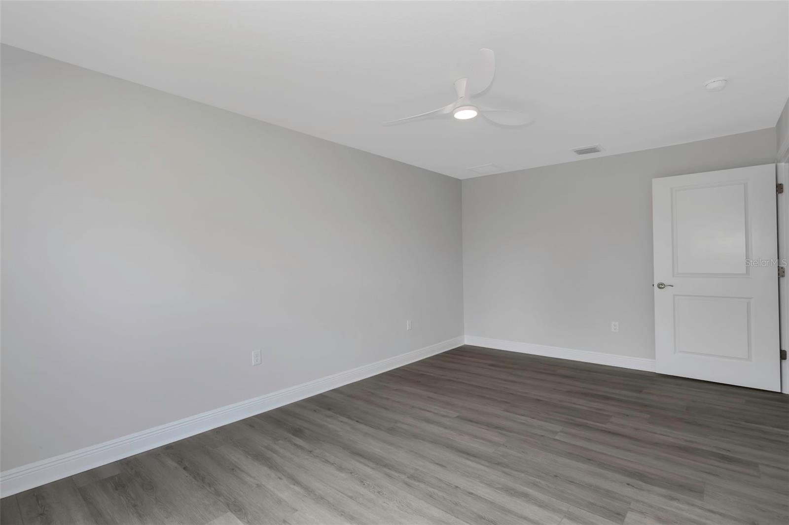 Image 21 of 54 For 5214 Idlewild Street