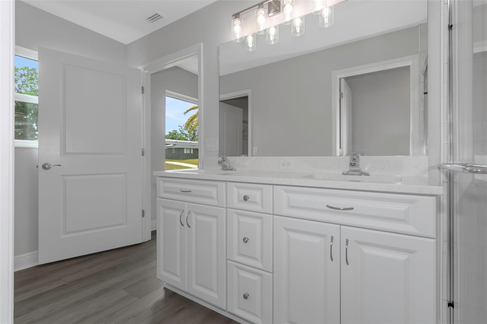 Image 22 of 54 For 5214 Idlewild Street