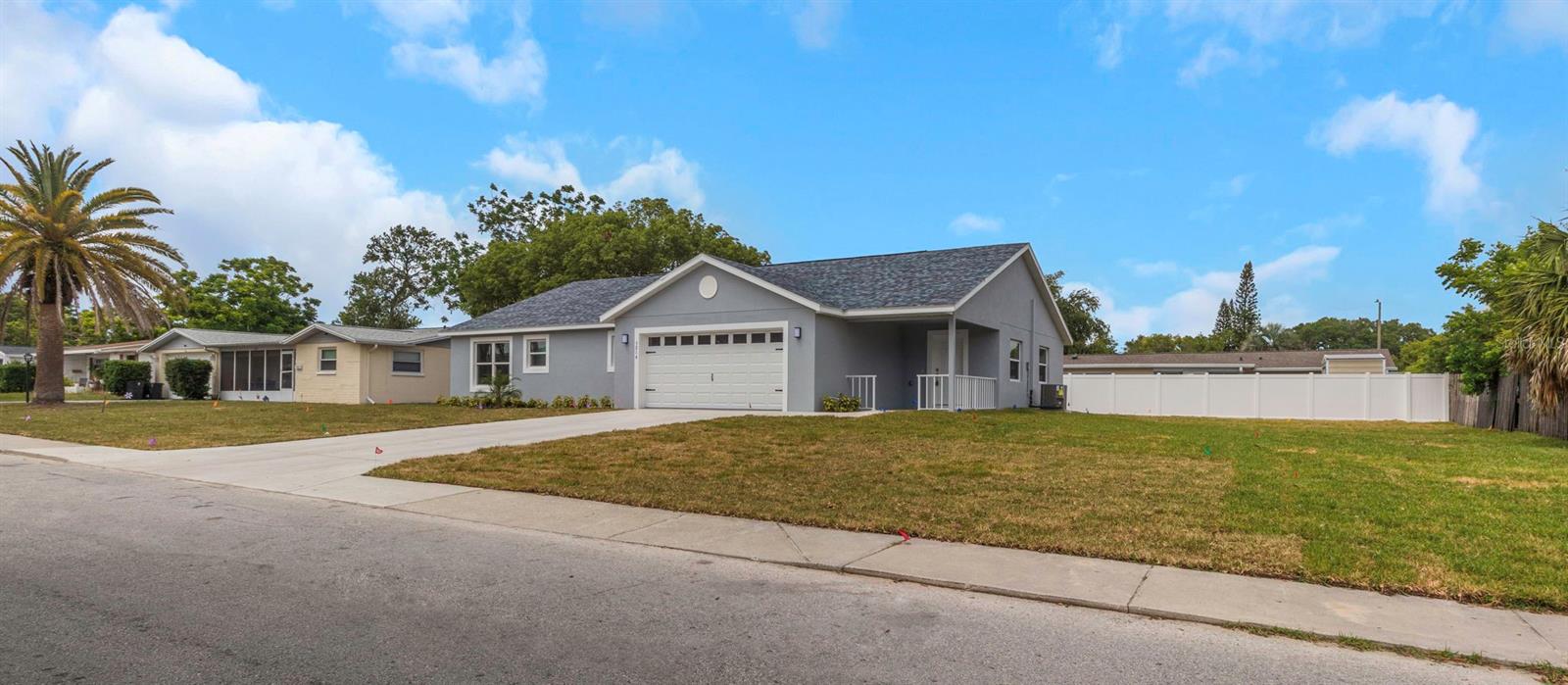 Image 4 of 54 For 5214 Idlewild Street