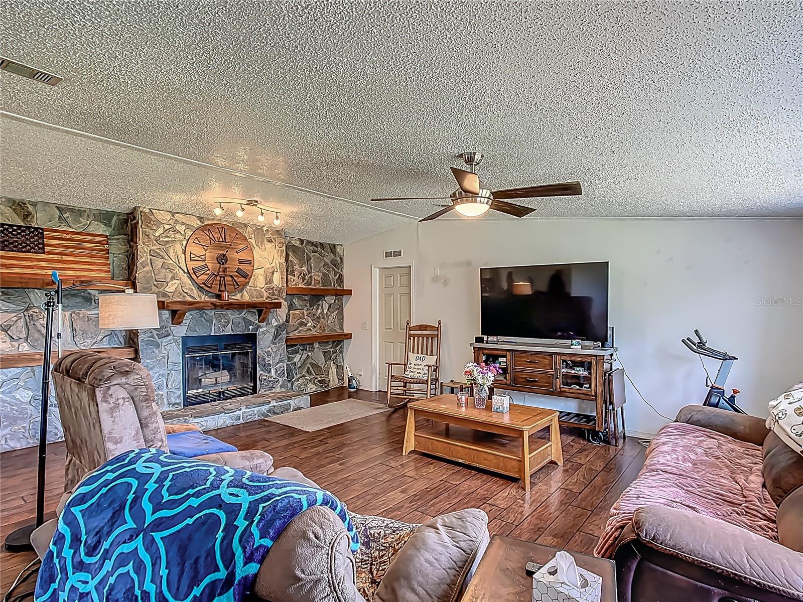 Image 8 of 51 For 3313 Rimes Road