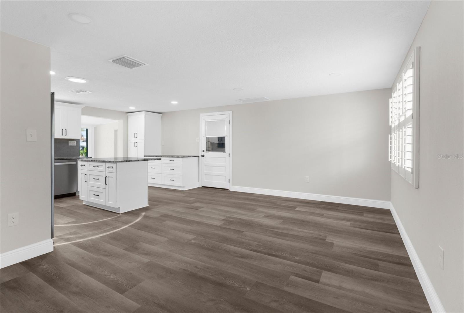 Image 19 of 46 For 13411 Lisa Drive