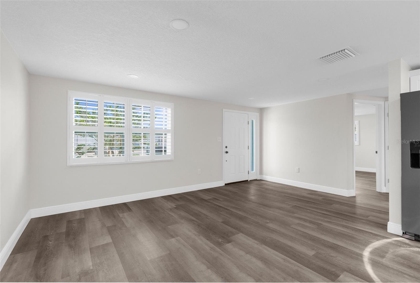Image 6 of 46 For 13411 Lisa Drive