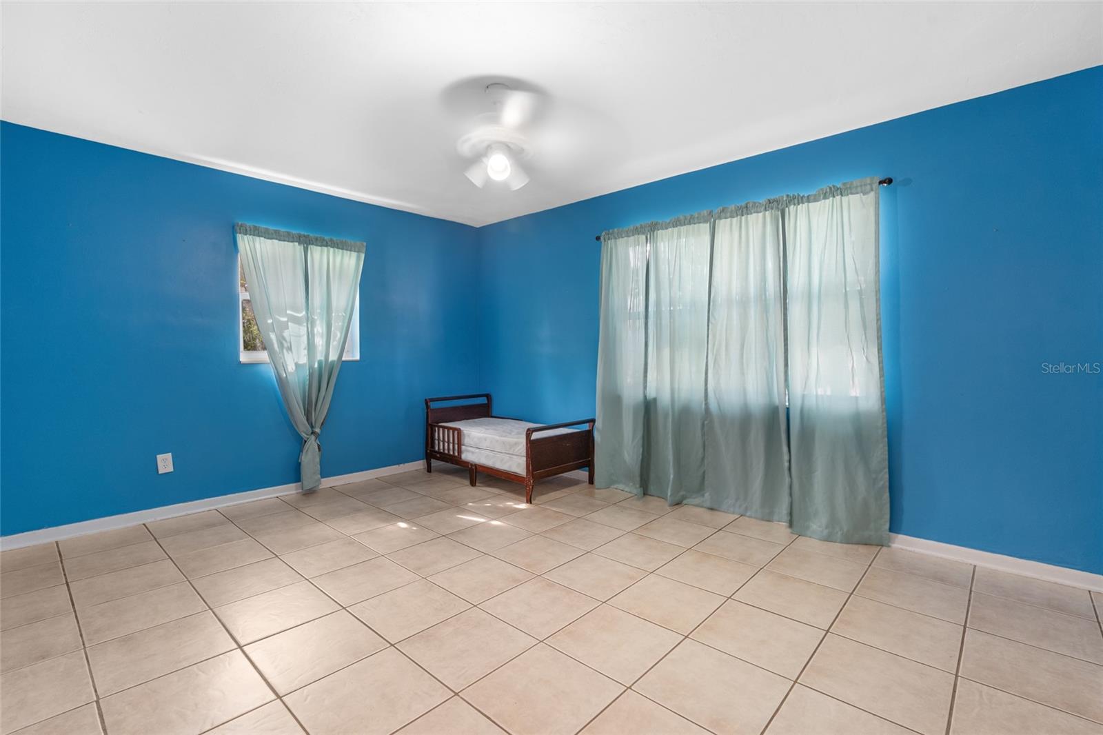 Image 11 of 25 For 7464 Acorn Circle