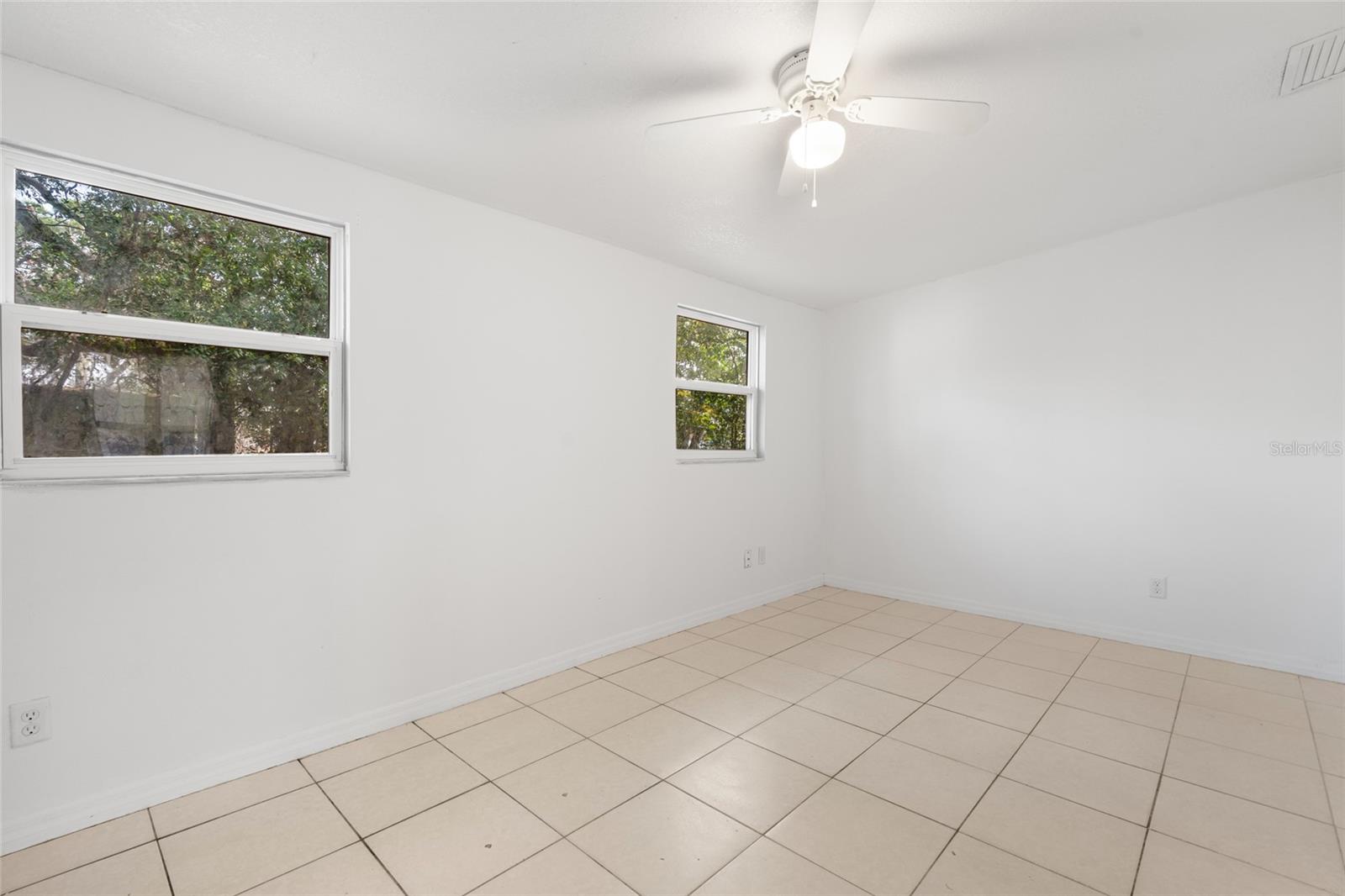Image 15 of 25 For 7464 Acorn Circle
