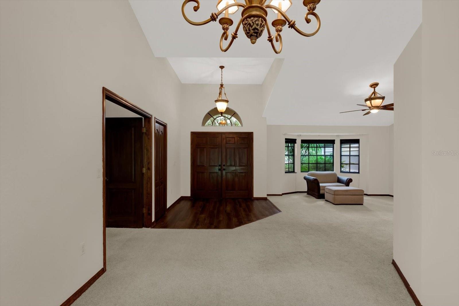 Image 17 of 52 For 642 Erin Way