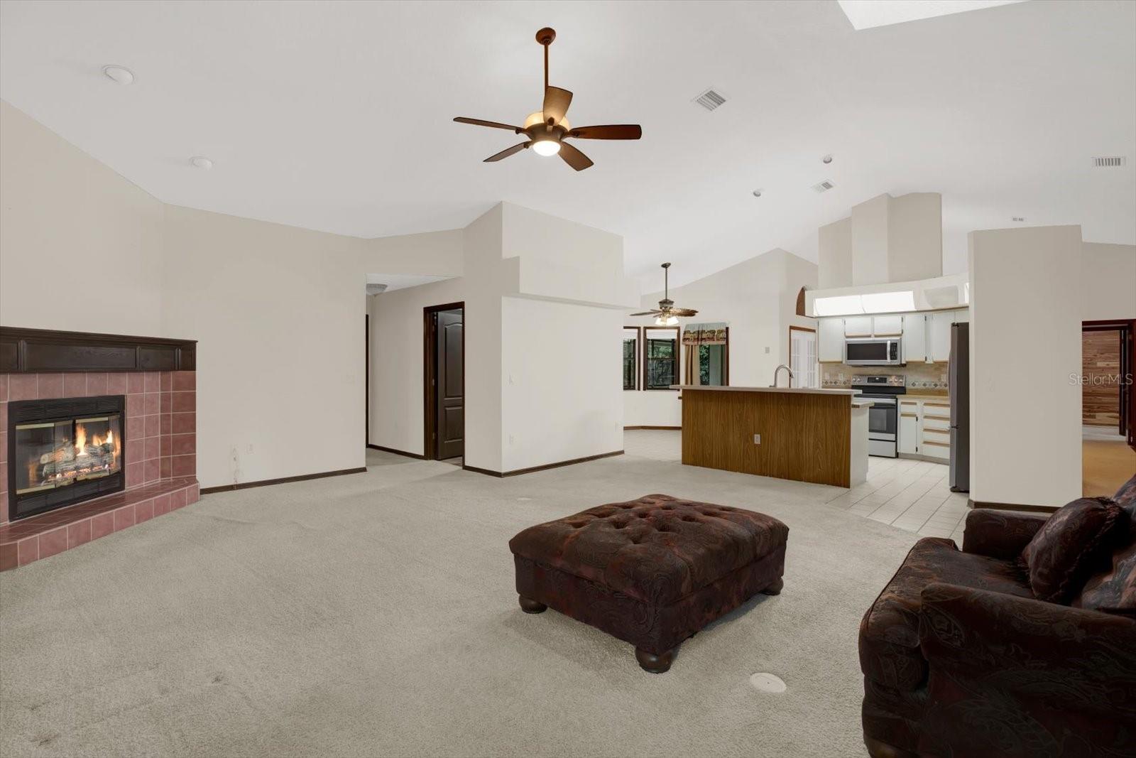 Image 18 of 52 For 642 Erin Way