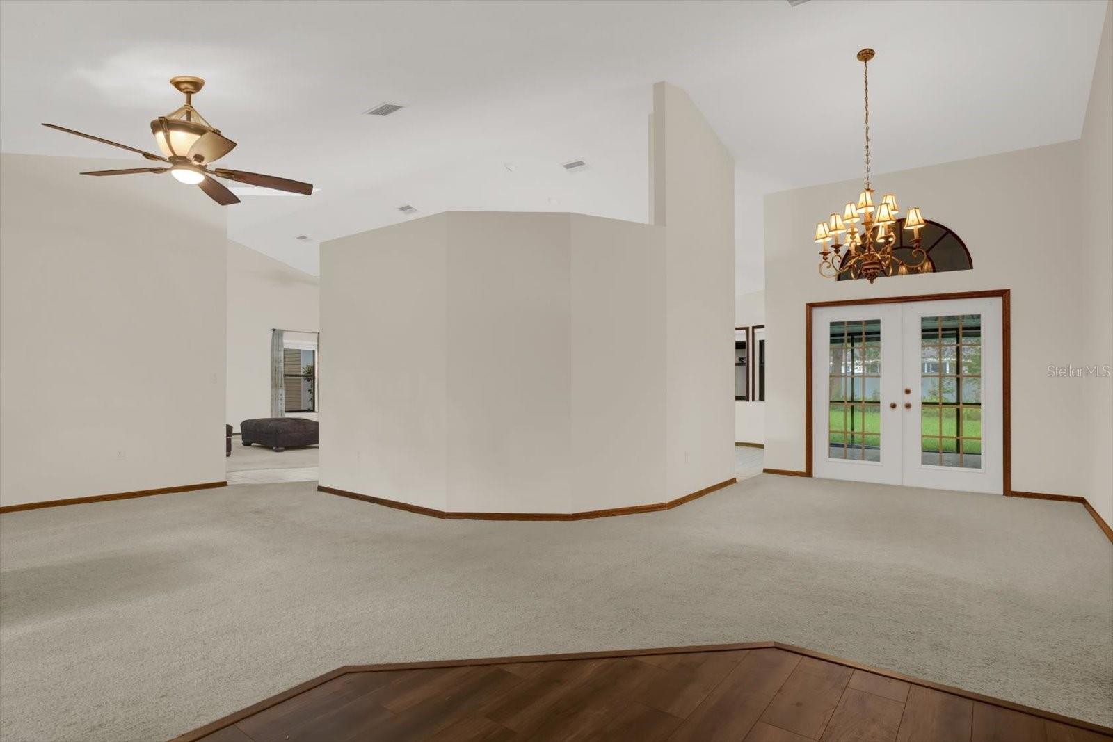 Image 2 of 52 For 642 Erin Way