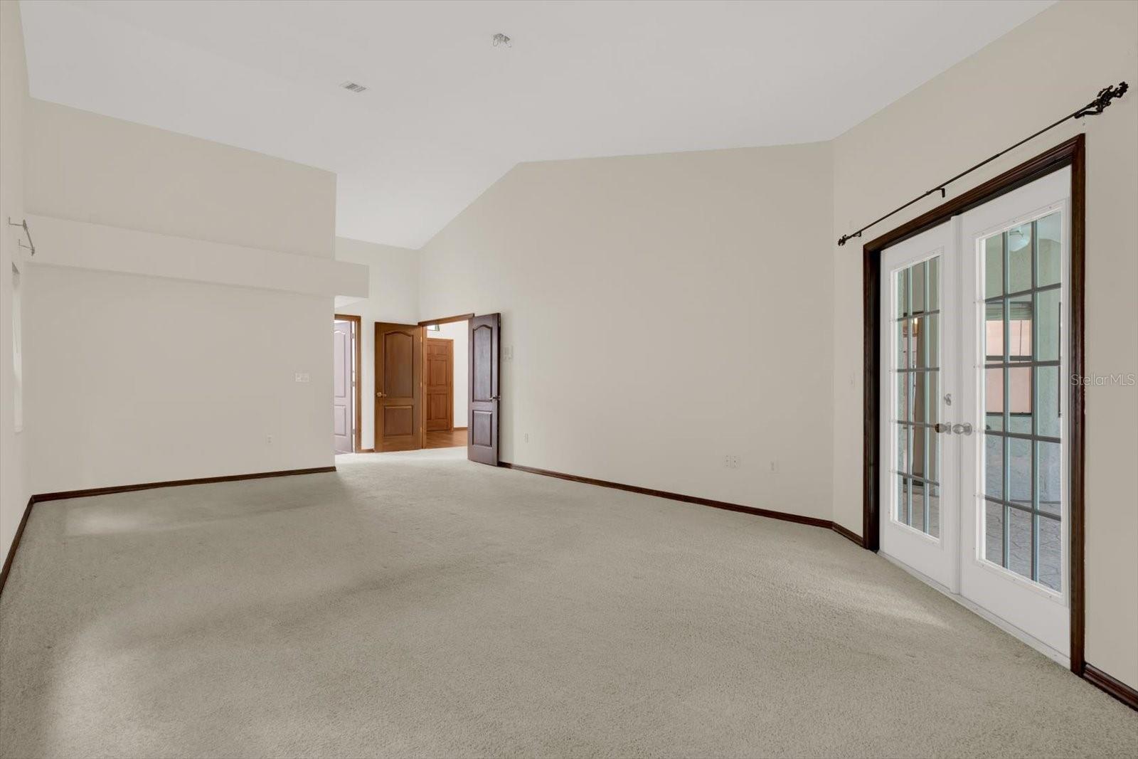 Image 24 of 52 For 642 Erin Way